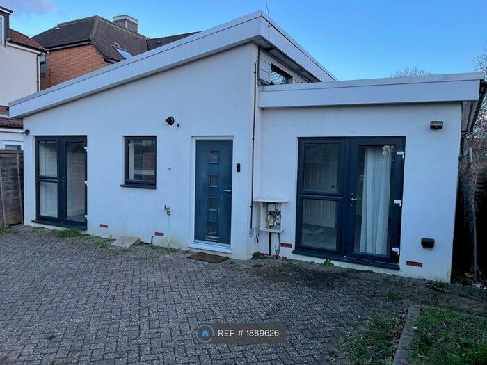 1 Bedroom Bungalow To Rent In Sandfield Gardens, Thornton Heath, CR7