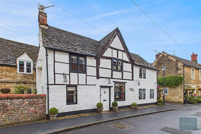 5 Bedroom Link Detached House For Sale In Church Walk, Melksham, SN12