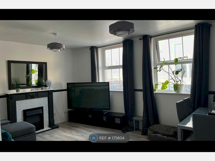 2 Bedroom Flat To Rent In Westminster Bridge Road, London, SE1