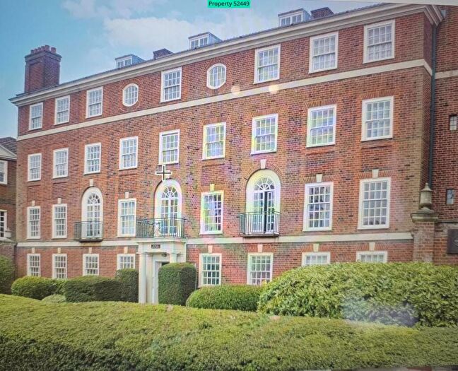 3 Bedroom Apartment To Rent In Fortis Green Road, London, N10