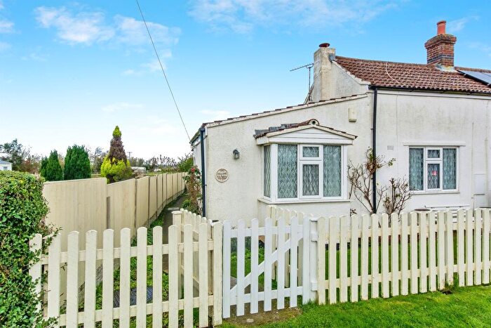 2 Bedroom Cottage For Sale In Drainside, New Leake, Boston, PE22