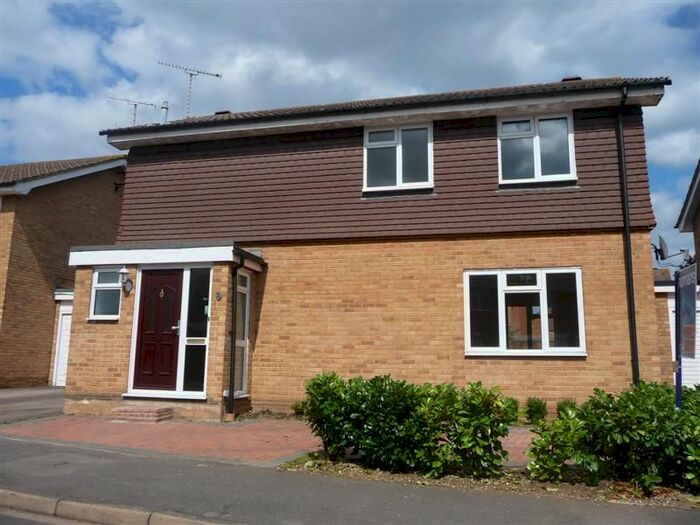 3 Bedroom Semi-Detached House To Rent In Moray Avenue, College Town, Sandhurst, GU47