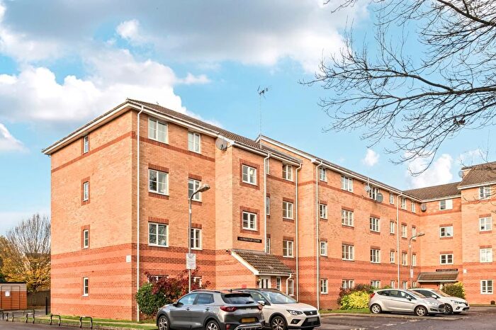 2 Bedroom Flat For Sale In High Wycombe, Buckinghamshire, HP13