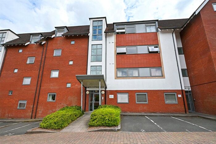 2 Bedroom Flat To Rent In Griffin Close, Northfield, Birmingham, West Midlands, B31