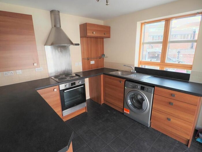 2 Bedroom Flat To Rent In - Wright Street, City Centre, Hull, East Yorkshire, HU2