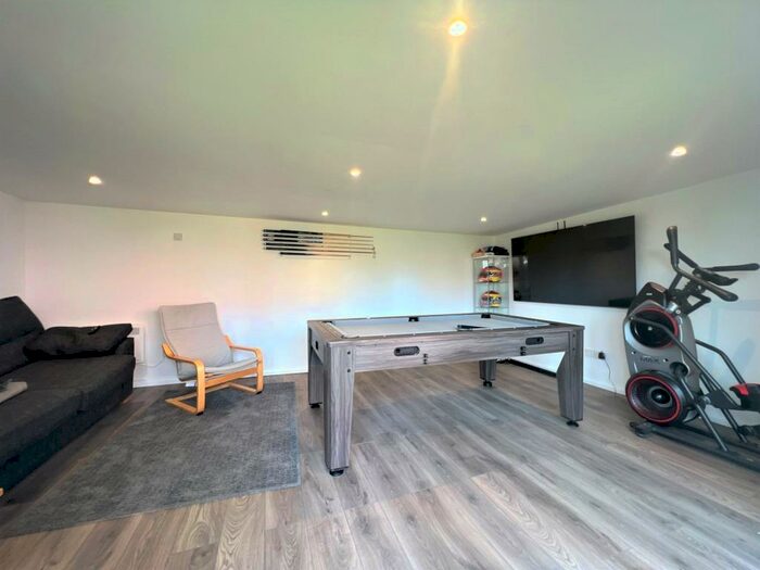 4 Bedroom Detached House For Sale In Greenways, Sandhurst, Berkshire, GU47