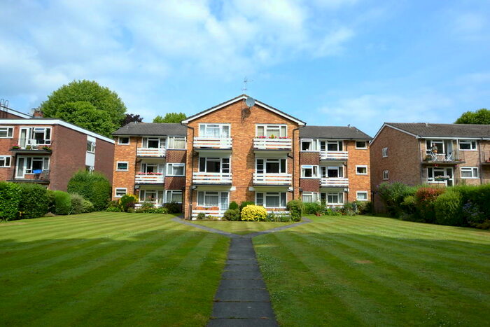 1 Bedroom Flat To Rent In Lovelace Road, Surbiton, KT6