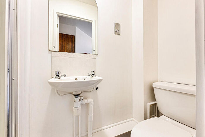 2 Bedroom Apartment To Rent In Barnstaple Road, Southend-on-Sea, SS1