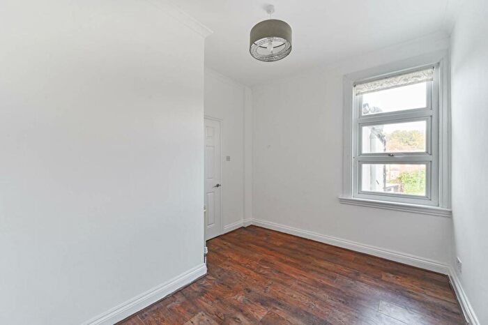4 Bedroom Semi-Detached House To Rent In Bromley Gardens, Bromley, BR2