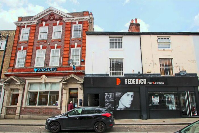 3 Bedroom Maisonette To Rent In Chertsey, Surrey, KT16