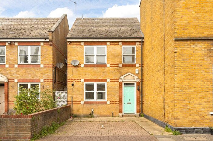 4 Bedroom Detached House For Sale In Louisa Gardens, Stepney, London, E1