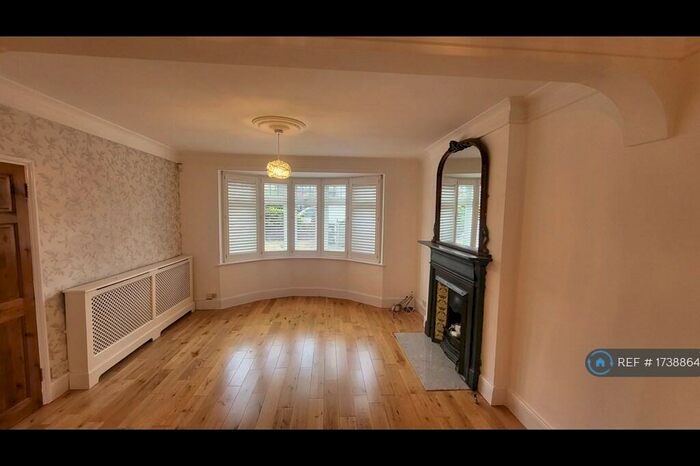 5 Bedroom Detached House To Rent In Upwood Road, London, SE12