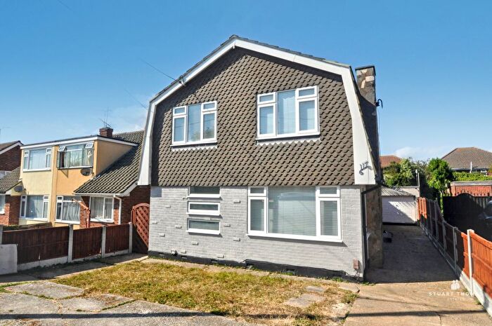 4 Bedroom Detached House For Sale In Kimberley Road, Benfleet, SS7
