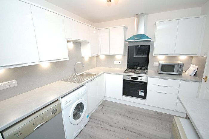 2 Bedroom Flat To Rent In Albury Mansions, City Centre, Aberdeen, AB11