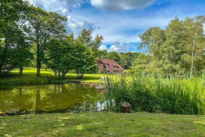 6 Bedroom Farmhouse To Rent In Perrymans Lane, Uckfield, TN22