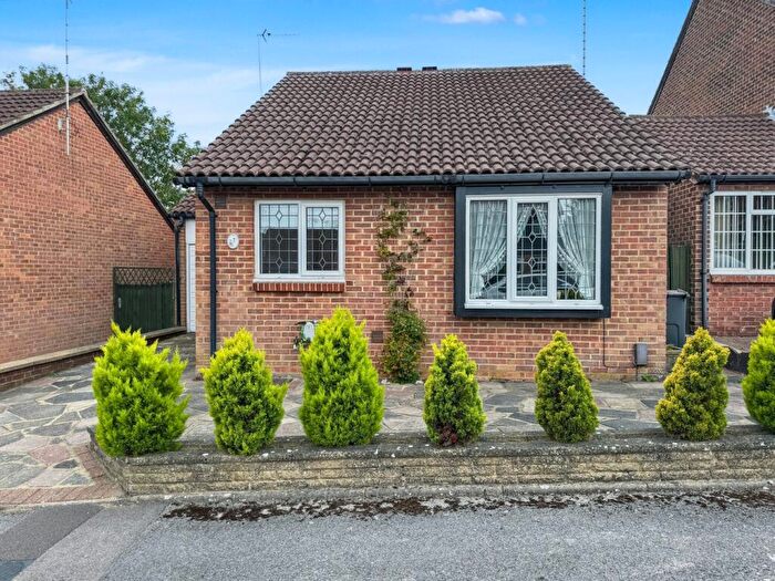 2 Bedroom Detached Bungalow For Sale In Marsden Way, Orpington, BR6