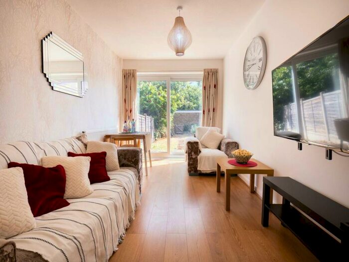 4 Bedroom House To Rent In Ulcombe Gardens, Canterbury, Kent, CT2