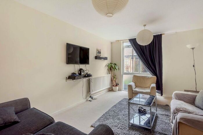 2 Bedroom Terraced House To Rent In Garratt Lane, London, SW18