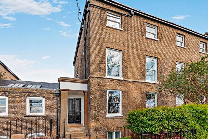 2 Bedroom Flat For Sale In Parkside, Cambridge, CB1