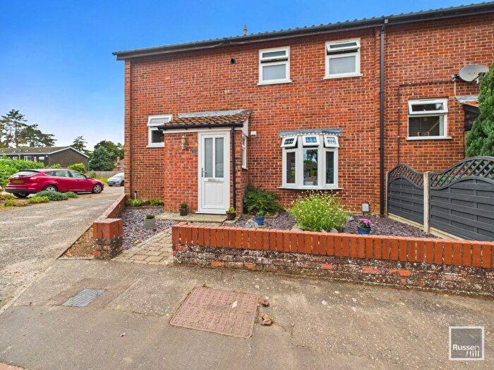 3 Bedroom Semi-Detached House For Sale In Falkland Close, Hellesdon, NR6