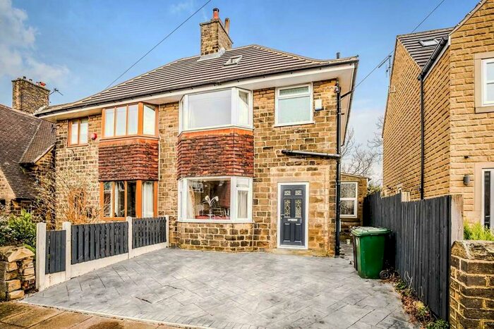 3 Bedroom Semi-Detached House To Rent In Westfield Avenue, Huddersfield, HD3