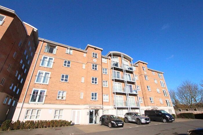 2 Bedroom Private Hall To Rent In Lion Court, Northampton, NN4