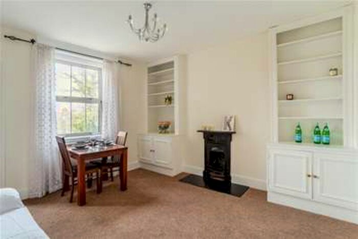 2 Bedroom Flat To Rent In Northside Wandsworth Common, SW18