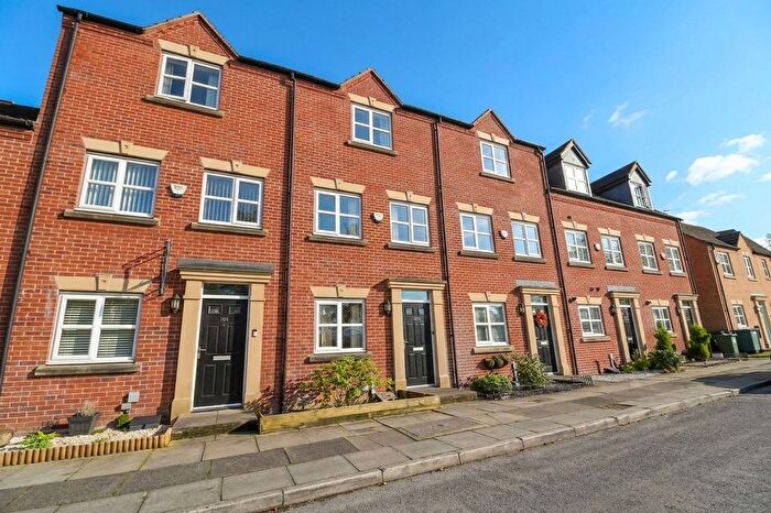 3 Bedroom Terraced House For Sale In School Street, Radcliffe, M26