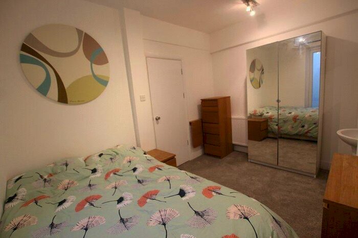 1 Bedroom Property To Rent In Lower Road, London, SE16