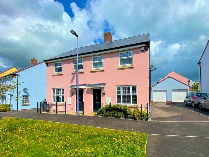 3 Bedroom Property To Rent In Badger Road, Thornbury, South