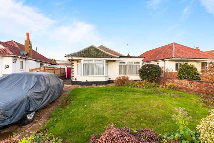 3 Bedroom Bungalow For Sale In Crowborough Drive, Goring-By-Sea, BN12