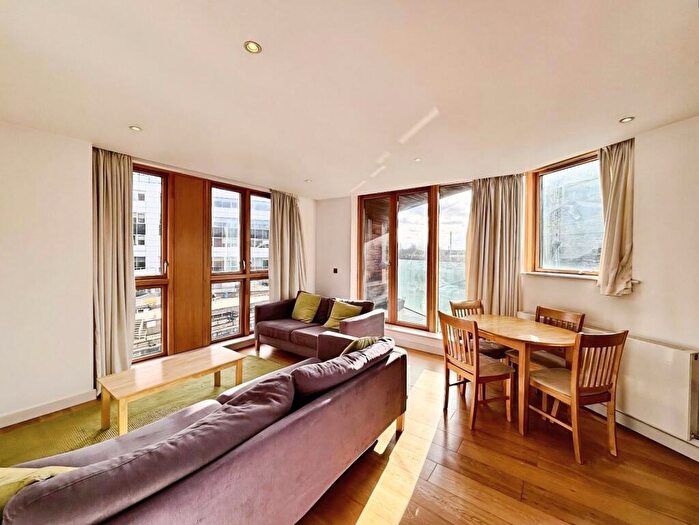 2 Bedroom Flat To Rent In Wharf Approach, Leeds, West Yorkshire, LS1