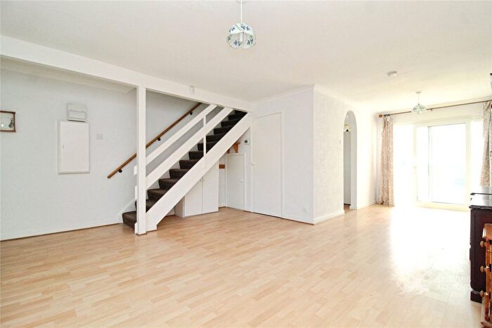 3 Bedroom Semi-Detached House To Rent In Nicola Close, South Croydon, CR2