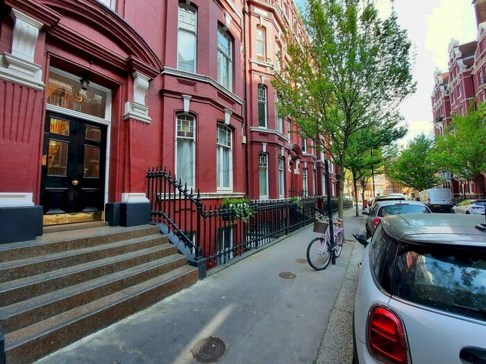 4 Bedroom Flat To Rent In Transept Street, Marylebone, NW1