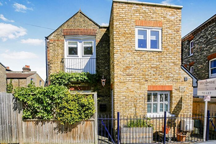 2 Bedroom Detached House To Rent In St. Julians Farm Road, London, SE27