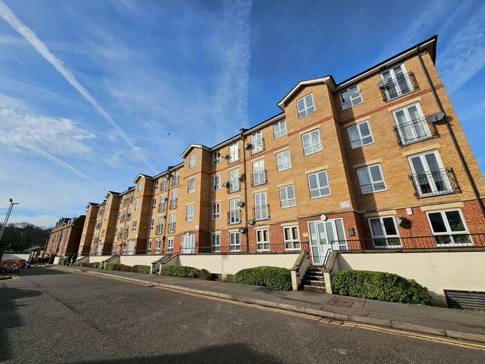 2 Bedroom Apartment To Rent In Grove Road, Luton, LU1