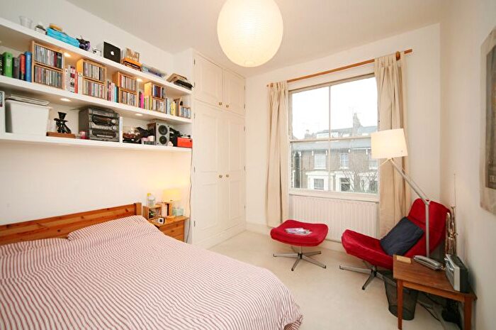 2 Bedroom Flat To Rent In Devonport Road, London, W12