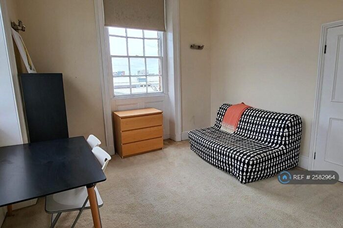 Studio To Rent In North Road, London, N7