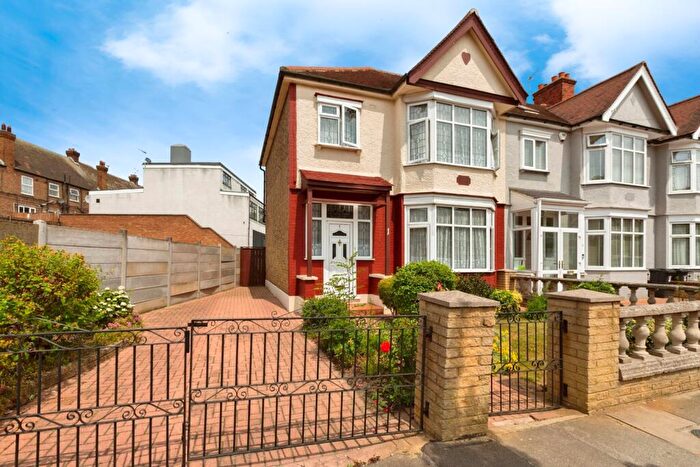 3 Bedroom End Of Terrace House For Sale In Westminster Gardens, Ilford, IG6