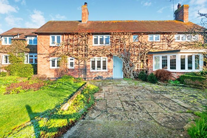 6 Bedroom Detached House For Sale In Church Gate Cottage, Nottingham, NG12