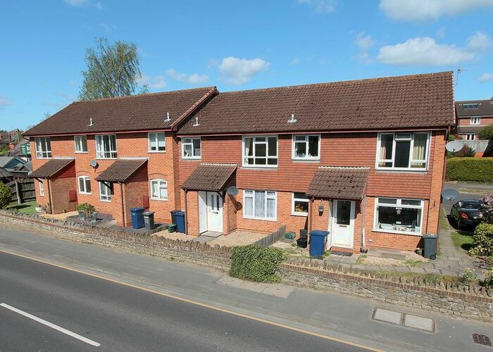 1 Bedroom Flat To Rent In Little Thatch, Godalming, GU7