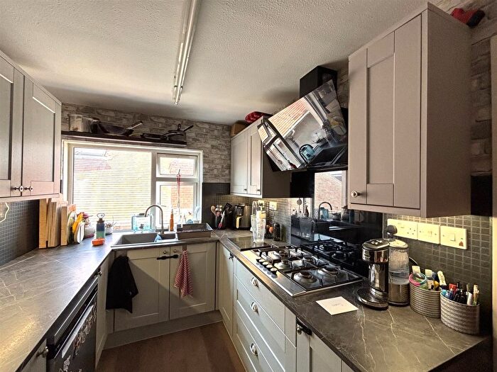 2 Bedroom Flat For Sale In Victoria Road, Swanage, BH19 - Photo 8