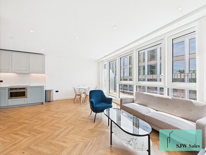 1 Bedroom Penthouse For Sale In Royal Exchange Kingston, Brook Street, KT1