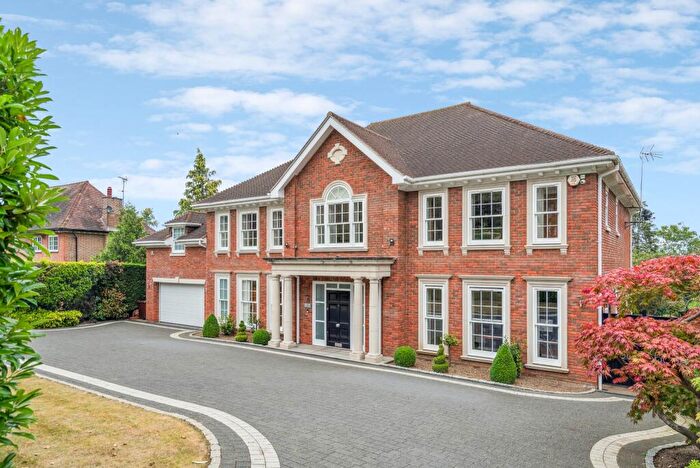 6 Bedroom Detached House For Sale In Astons Road, Moor Park, HA6