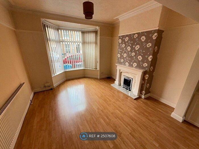 3 Bedroom Terraced House To Rent In East Park Avenue, Hull, HU8