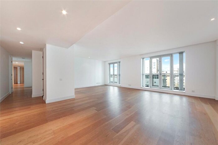 3 Bedroom Penthouse To Rent In Hanover House, Westferry Circus, Canary Wharf, London, E14