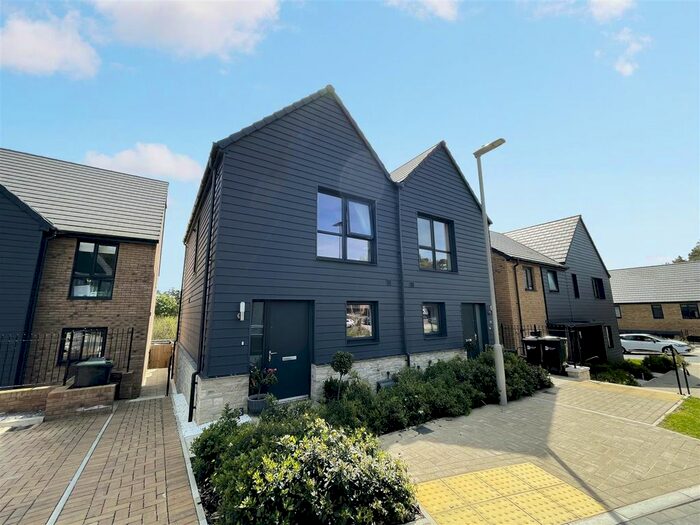 2 Bedroom Semi-Detached House For Sale In Watton Park, Bridport, DT6