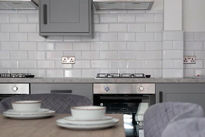 8 Bedroom House To Rent In High Street, Lincoln, LN5