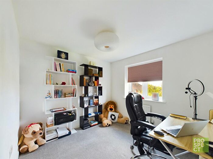 4 Bedroom Detached House For Sale In Glasspool Road, Winnersh, Wokingham, Berkshire, RG41