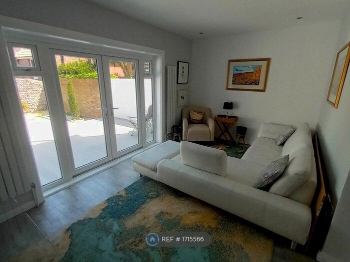 2 Bedroom End Of Terrace House To Rent In The Village, Eastbourne, BN20